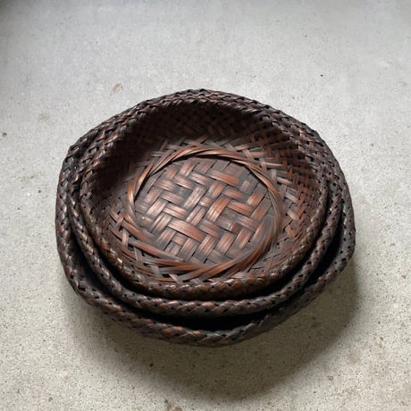古い六角竹編み皿  入れ子3点セット 黒ヤケ 艶感 良好