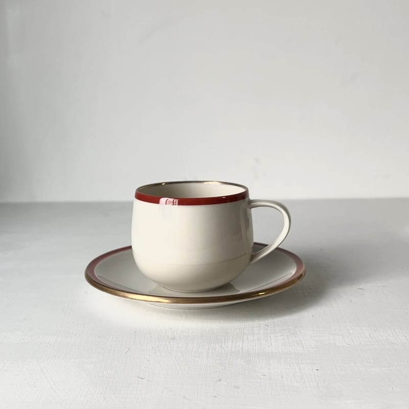 名古屋陶芸 カップ＆ソーサー ボルドーと金彩のシンプルデザイン