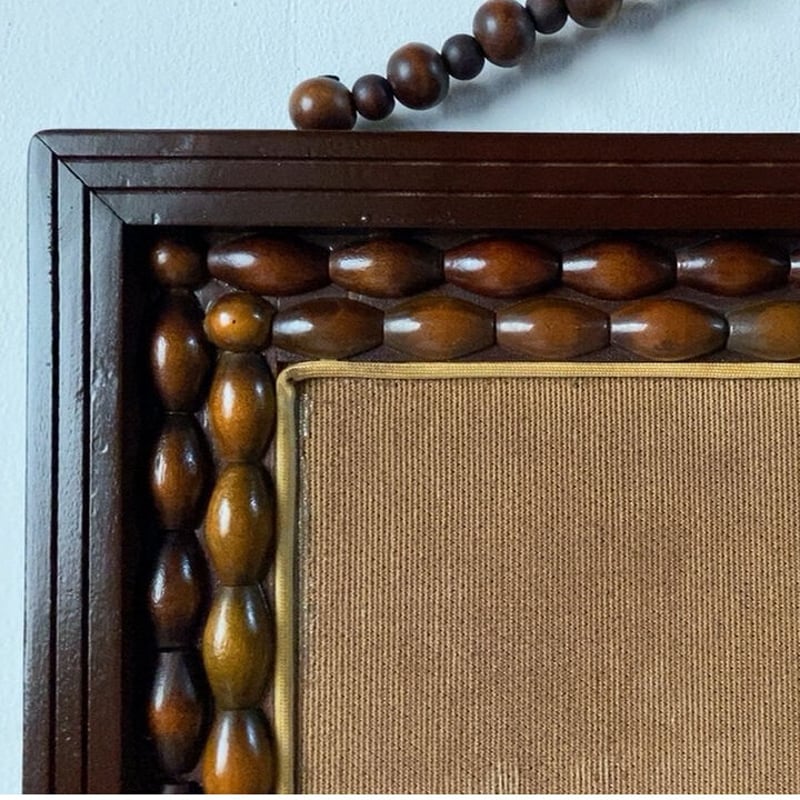 ヴィンテージ ウッドビーズとゴブラン織の壁飾り キャッスルモチーフ