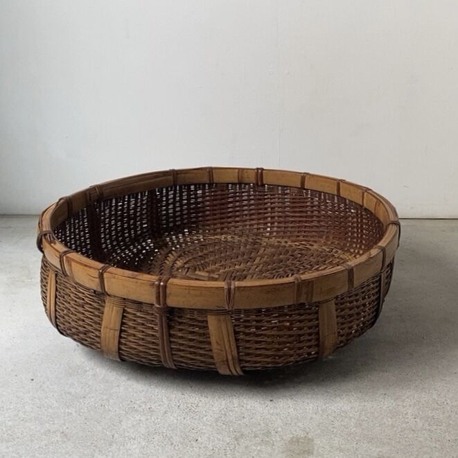美品　竹細工　工芸品　編み籠　当時物　脚付き　蓋付き　丁寧なつくり　ヴィンテージ 美品 竹細工 工芸品 編み籠 当時物 脚付き 蓋付き 丁寧なつくり