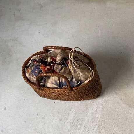 古い籐巻きの煎茶籠 小さめサイズ 24cm  更紗あり  ヴィンテージカゴバッグ 完品