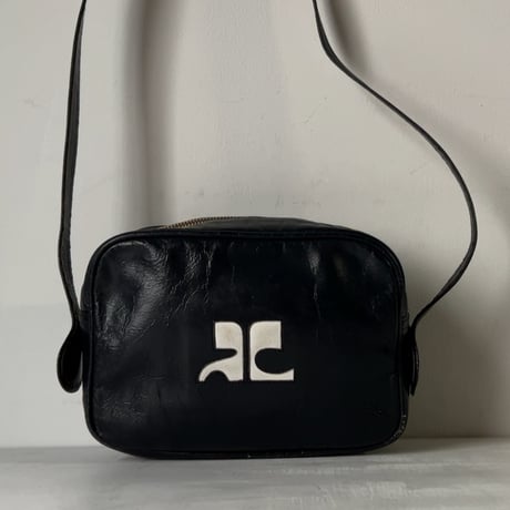 Courreges クレージュ  70sオールドクレージュ ミニショルダーバッグ カメラバッグ ダークネイビー レザー ビッグロゴ 中古良品