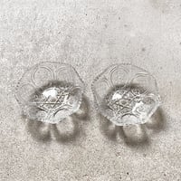 ヴィンテージ プレスガラス器 昭和初期 深皿 小鉢 気泡 ゆらゆらガラス 細やかな菊紋と格子  完品　※2点ございます。