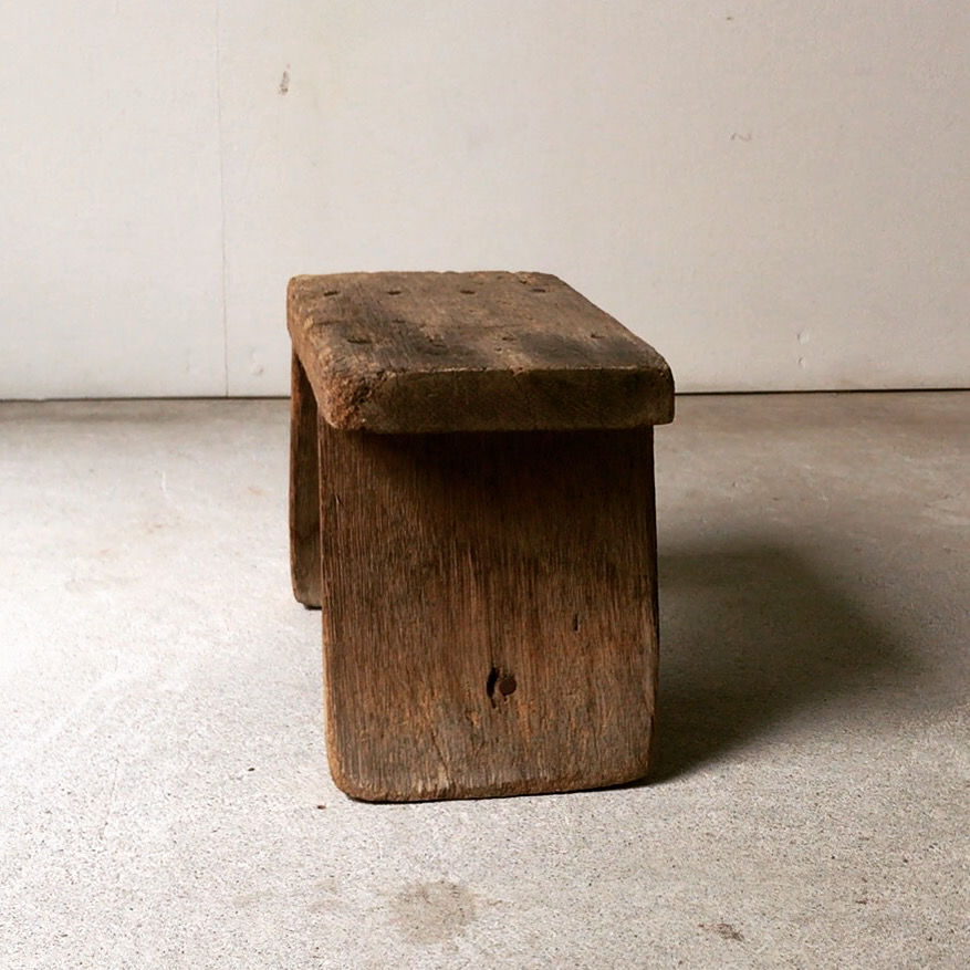 アンティーク木製作業椅子(スツール) 踏み台・花台・店舗備品・撮影 