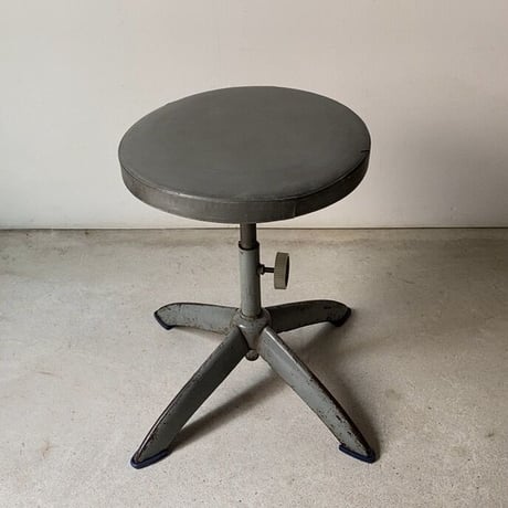 A :  KOKUYO オールドコクヨ  古いコクヨの丸椅子  ヴィンテージ スチール スツール  回転椅子 事務椅子 作業椅子 鉄脚 旧ロゴ レトロ 家具