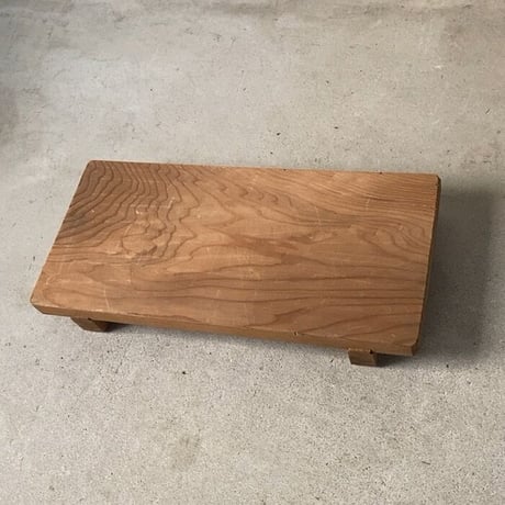 杉一枚板無垢材 足付きまな板 蟻形包みほぞ継加工 古いまな板 木工 カッティングボード ヴィンテージキッチンツール