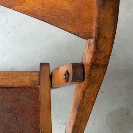 A  ヴィンテージ 木製 折り畳み椅子  フォールディングチェア 昭和期 古い木の椅子 省スペース 保管 機能椅子 ヤケ感ヤレ感良好グッドエイジング