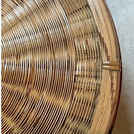 古い竹編みの飯籠  蓋付き竹籠  幅約31cm  わずかな目飛びはあるもののコンディション良好