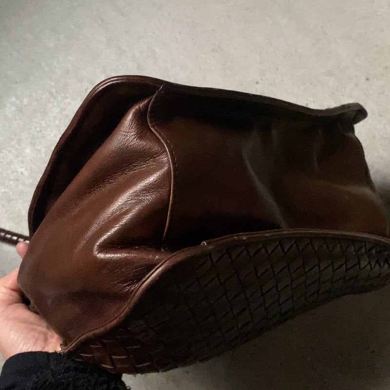 ボッテガヴェネタ　ブラウン　ハンドバッグ　イントレチャート ボッテガ・ヴェネタ レザー イントレチャート ショルダーバッグ ダーク