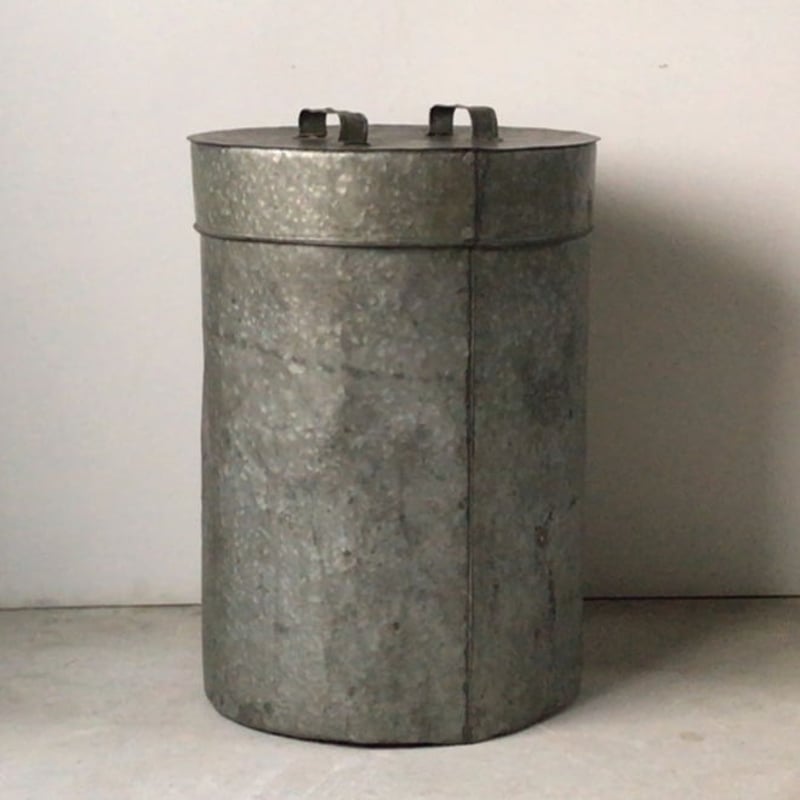 ヴィンテージ蓋付き筒型ブリキ缶 巨大サイズ アンティーク収納箱