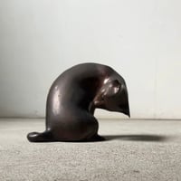 ブロンズ猫像 ヴィンテージドール 古い銅の猫 置物  しとやかな猫  スミスソニアン 金工 オールドクラフト 希少品