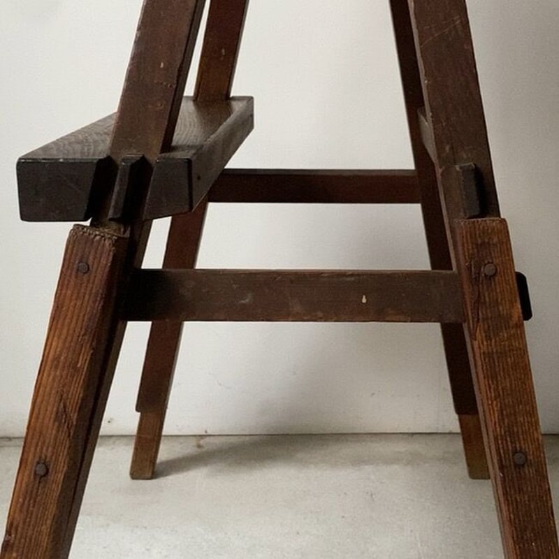 古い 木製 踏台 ホゾ組み木 褐色の古材 艶感あり ヴィンテージステップ