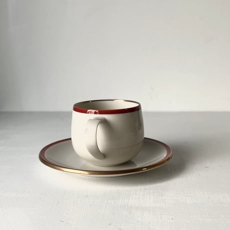 名古屋陶芸 カップ＆ソーサー　ボルドーと金彩のシンプルデザイン ハンドペイント  ヴィンテージコーヒーカップ 美品  1客の価格(ストック3客有)
