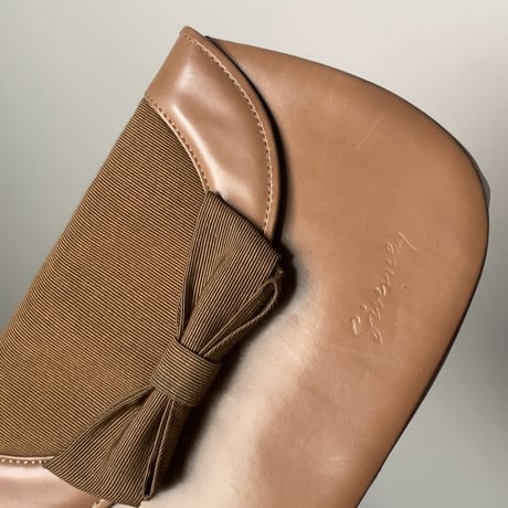 GIVENCHY  SACS ジバンシィサックス  パーティーバッグ  リボンモチーフ 2way(クラッチ/チェーンバッグ) ライトブラウン ゴールド金具  箱有り 中古品