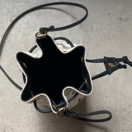 MCM オールドエムシーエム ヴィセトス柄 モノグラム ホワイト 総レザー 巾着ミニショルダーバッグ ポシェット 中古良品
