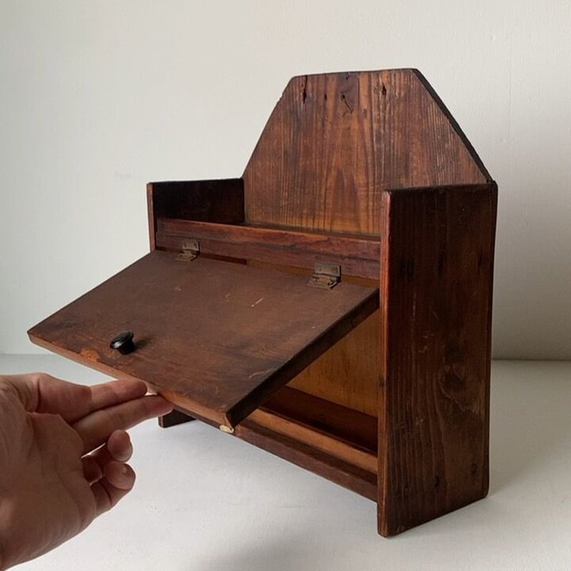 古い木の牛乳箱 正面開閉 アンティーク木箱 ミルクボックス