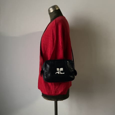 Courreges クレージュ  70sオールドクレージュ ミニショルダーバッグ カメラバッグ ダークネイビー レザー ビッグロゴ 中古良品