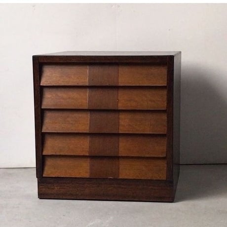 50s60sヴィンテージ 5杯レコードキャビネット 小引き出し 無垢材/プライウッド貼り合わせモダンライン装飾 美木目 美木工  摘み無し フロント傾斜デザイン アンティーク小型家具 古道具 小物入れ