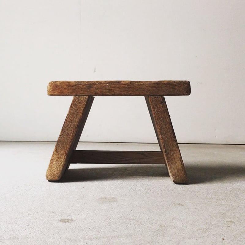 アンティーク木製作業椅子(スツール) 踏み台・花台・店舗備品・撮影 