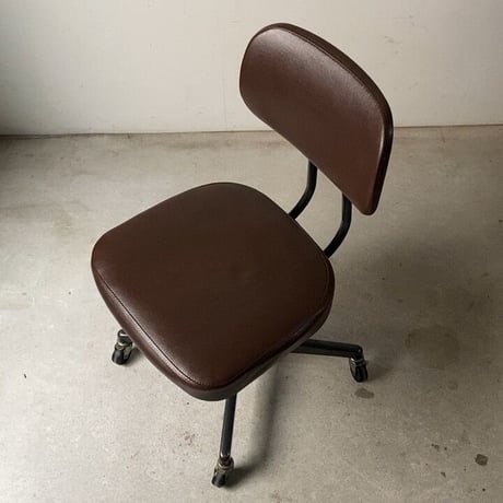 オールド コクヨ  焦茶の事務椅子  ヴィンテージオフィスチェア  キャスターチェア  ダークブラウン   古い椅子