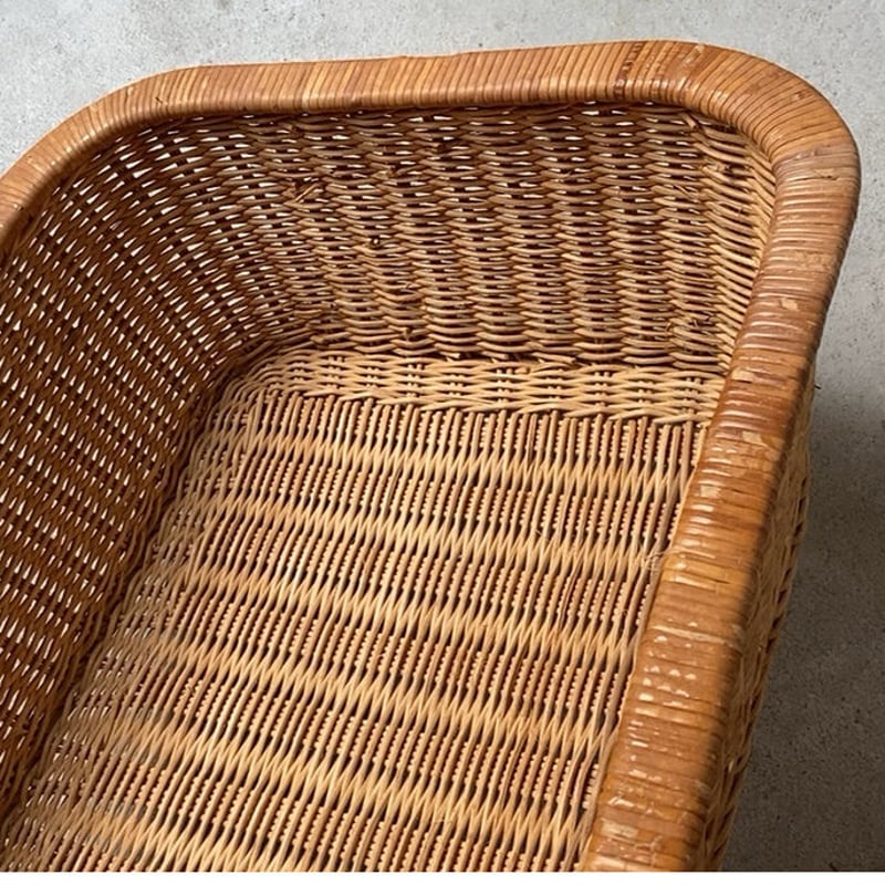 昭和レトロ　籐 ラタン　脱衣カゴ　バスケット　籐カゴ　ヴィンテージ ヴィンテージ ラタン バスケット 脱衣籠 古い籐籠 昭和 衣類籠