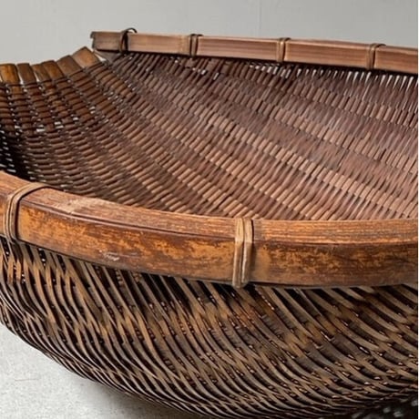 大きい古片口ざる 横幅約49cm 装飾 素材 作り エイジング…良好の古笊です。竹工芸 竹細工 古民藝 古民具