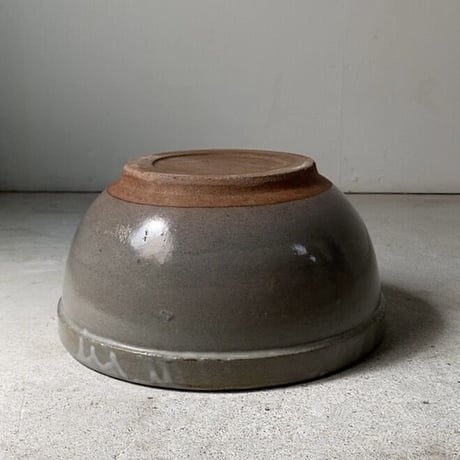 古いこね鉢(ストーンウェアB) 幅約26cm シンプル大鉢 巨大ボウル 荒い目跡 小ぶり メダカ鉢 水栽培 ビオトープ