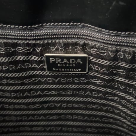90s VINTAGE PRADA ナイロン/ガラスレザー コンビ 小さめトートバッグ 型押しエンボスロゴ 軽量トートバッグ シンプルデザイン　オールドプラダ 中古良品