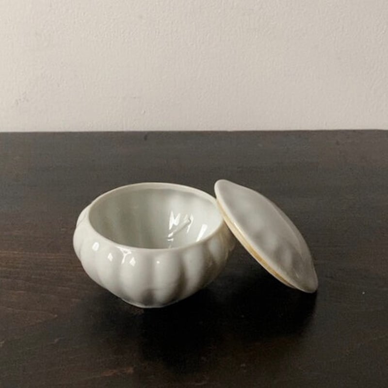 【骨董美品】白い陶器　蓋付き 骨董美品】白い陶器 蓋付き 骨董美品】白い陶器 蓋付き