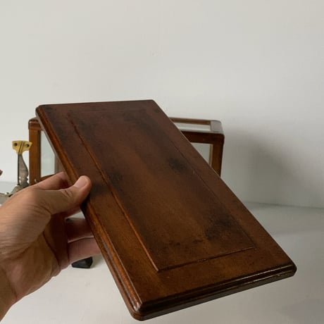 古い上皿天秤と木製の小型ガラスケース 1948年 楢材 指物加工 木工 工芸 ジャパンヴィンテージ 良品