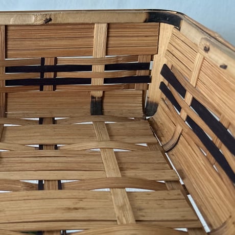 竹の平籠 バイカラーひしぎ編み 古作工芸品 竹工芸 手仕事 中型道具箱 茶器入れ 茶籠 編み籠 ジャパンヴィンテージ
