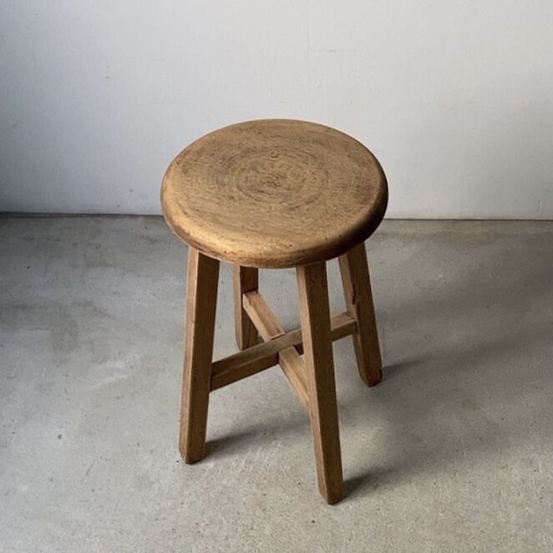 アンティーク 木製無垢 丸椅子 ラワン材 角脚 古い木製スツール 無塗装