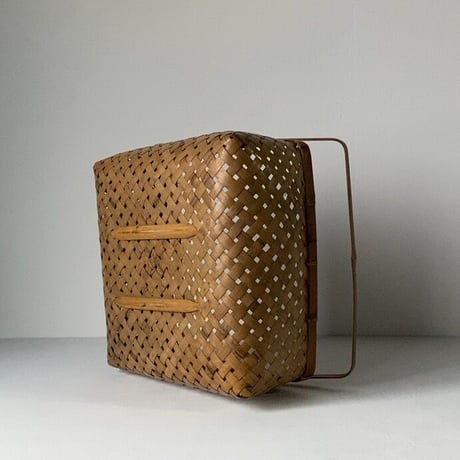 古い竹編の籠  四角い茶籠  幅約29cm  2ハンドルヴィンテージバスケット 日本のかご 茶器入れ 古籠