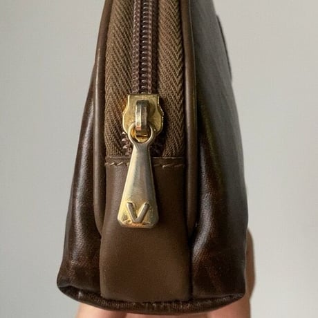 VALENTINO オールドヴァレンチノの半円型ミニポーチ コスメポーチ 小物入れ 幅約20cmの小さめポーチ 美品