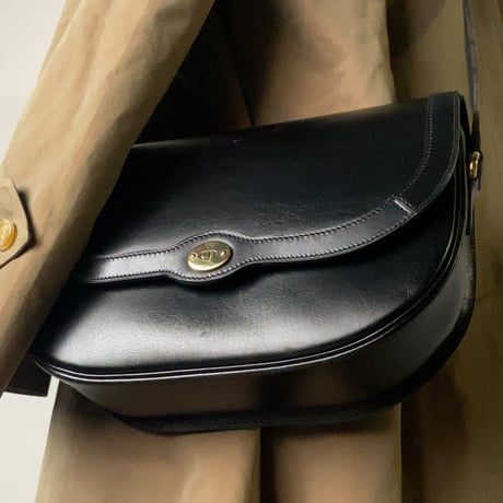 Christian Dior クリスチャン ディオール　ヴィンテージディオール レザーショルダーバッグ CDエンブレム ゴールド金具 保存袋 箱付き