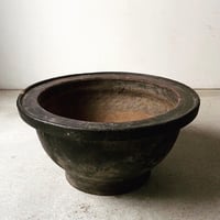 古作大きな植木鉢 直径約45cm 黒釉焼物 重厚感とシンプルでバランスの良いフォルムが素敵です。