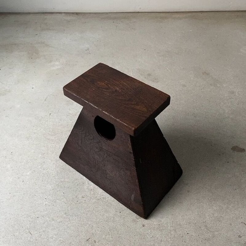 昭和初期 古い小さな踏台 丸穴屑入れ 昭和2年製 杉無垢材 濃くヤケた