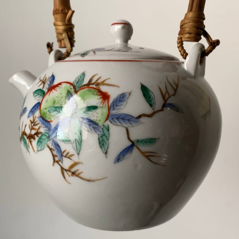 松風 古い茶器セット(急須+蓋茶碗5客) 桃柄 桃図 植物画 竹持ち 松風 古い茶器セット(急須+蓋茶碗5客) 桃柄 桃図 植物画 竹持ち