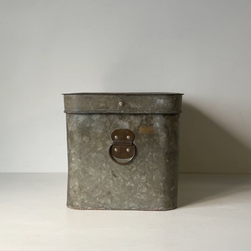 古く小さいブリキのストックケース 銅金具 ラウンドコーナー 蓋付き