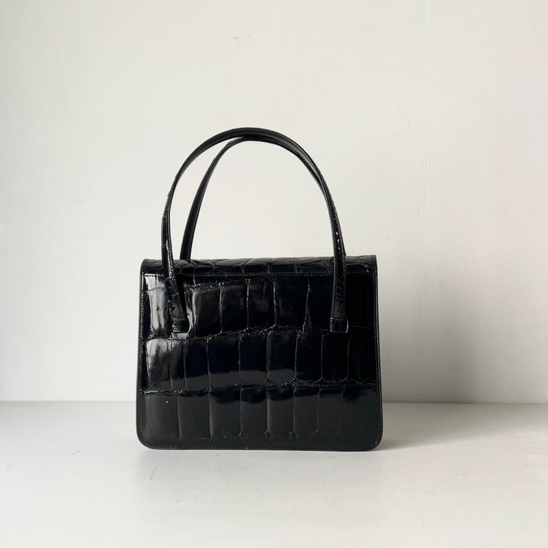 古いクロコのハンドバッグ クロコ本レザー(ワニ革) ブラック フラップ 