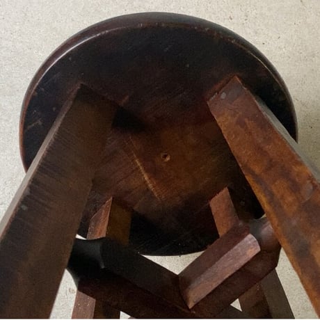 古い木製スツール 節有り広葉樹座面 トロトロ黒光 極上ヴィンテージスツール 丸椅子 木製無垢材 戦前古作 完品