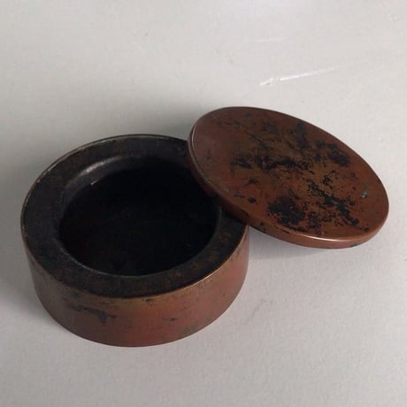 明治〜大正時代の銅の墨壺   古い書道具  古い日用品   日本の古道具、骨董品。