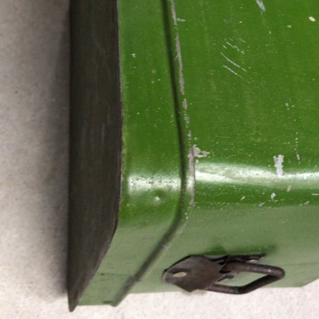 ヴィンテージ  蓋付き ブリキ缶  箱.  緑塗装 グッドエイジング  米櫃  保存ケース  道具箱  アンティークスチール ボックス