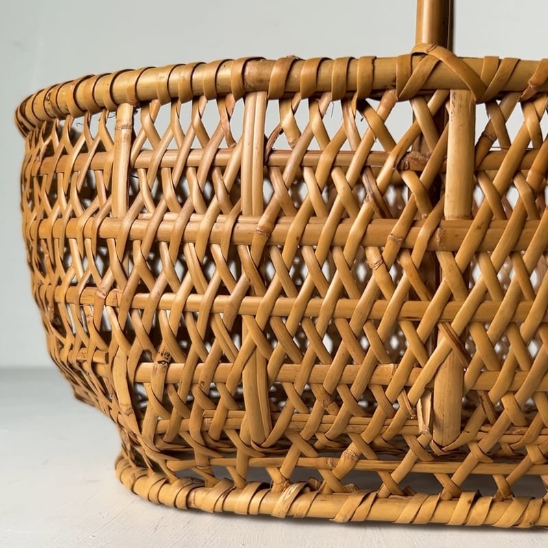 竹編みの市場籠 幅約35cm ワンハンドルの竹籠 市場籠 野菜籠 洗い籠 足