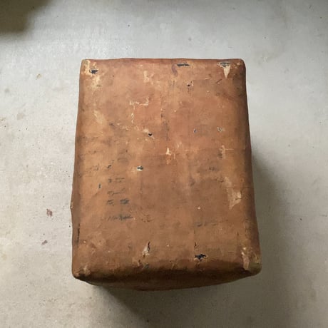 一閑張り 丸みを帯びた四角い蓋付きの箱  古い紙貼りの箱 竹編み 柿渋 道具箱 昭和期 戦前 古道具