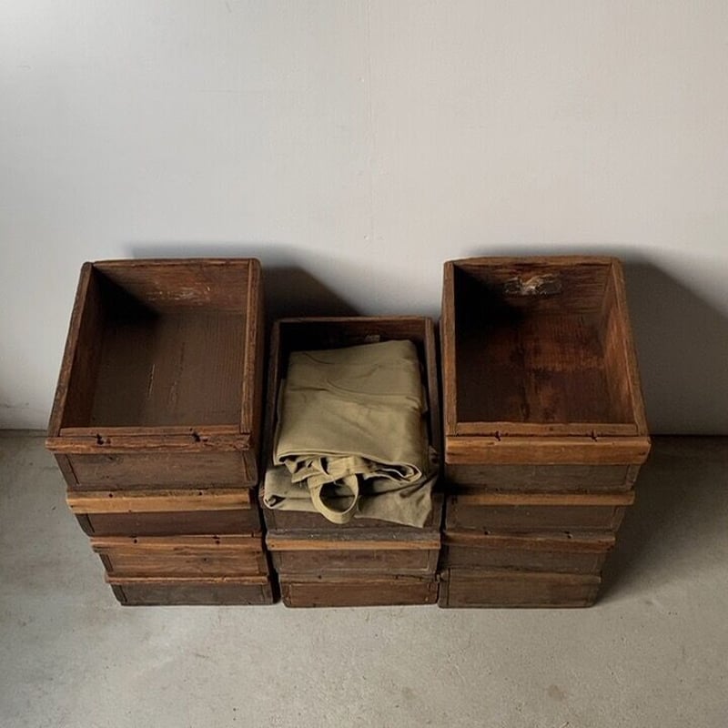 古い木箱 4個セット 小さめ 幅約24cm/奥行32cm 老舗園芸店の仕分け木箱