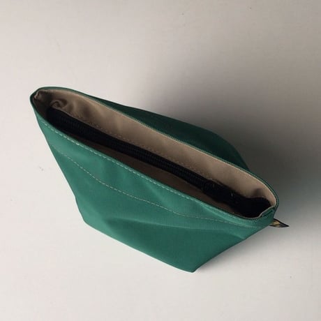 Herve Chapelier エルベシャプリエ  927N  グリーン/グレージュ  ナイロン舟型ポーチM　コスメ 化粧ポーチ 中古品
