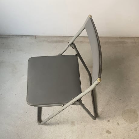古い折り畳み椅子  1950-1960年代 ヴィンテージ フォールディングチェア ライトグレー 工業製品 インダストリアル 良品