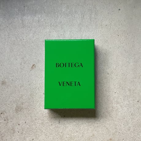 BOTTEGA VENETA ボッテガヴェネタ ビッグイントレチャート バッファローレザー シボ型押しレザーコンパクトウォレット ミニ財布 マスタード/パープル 2023年製 極美品 箱有