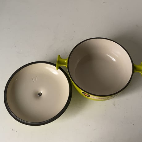 Le Creuset  ル・クルーゼ   ”Mama”シリーズ  ココットロンド 17 ママシリーズ  オールドルクルーゼ フランス ヴィンテージ  箱フラッシャー側面シール有り デッドストック